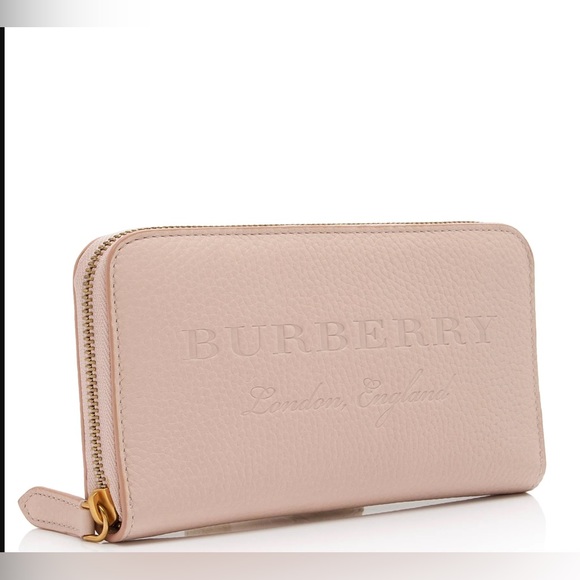 Authentic BURBERRY Grainy Calfskin Logo Embossed Zip Wallet - Picture 2 of 10